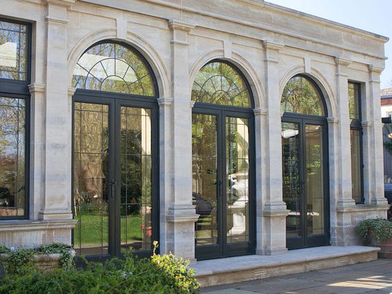 kien-truc-tan-co-dien-vat-lieu-04